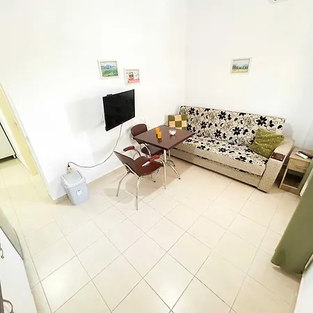 Apartment Garden 1177