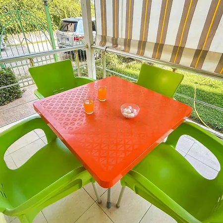 Apartment Garden 1177